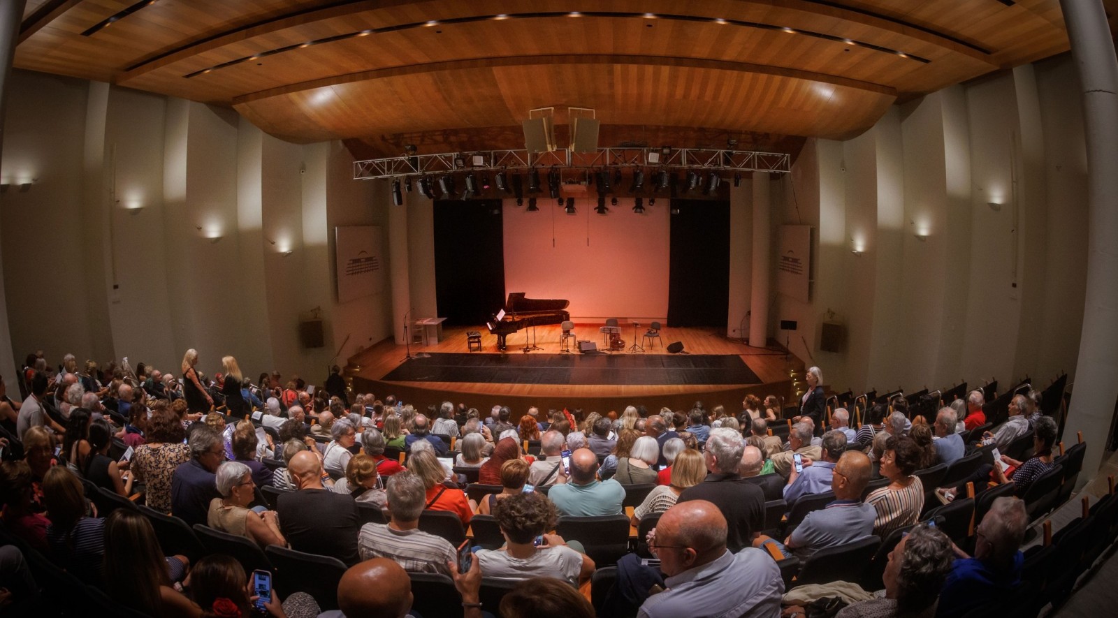 Presentación de la Academia Valenciana del Tango en el Palau de la Música de Valencia
