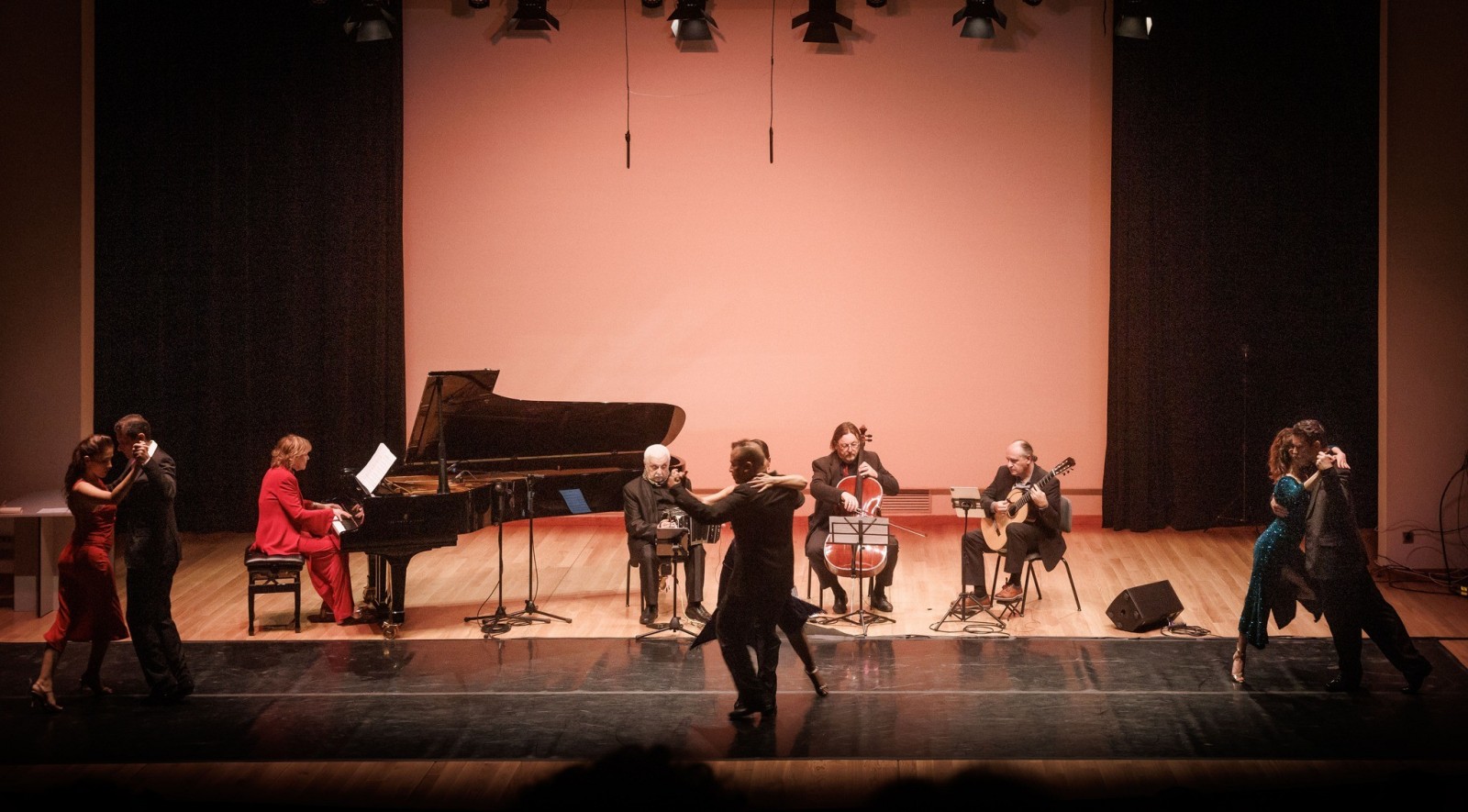 Presentación de la Academia Valenciana del Tango en el Palau de la Música de Valencia